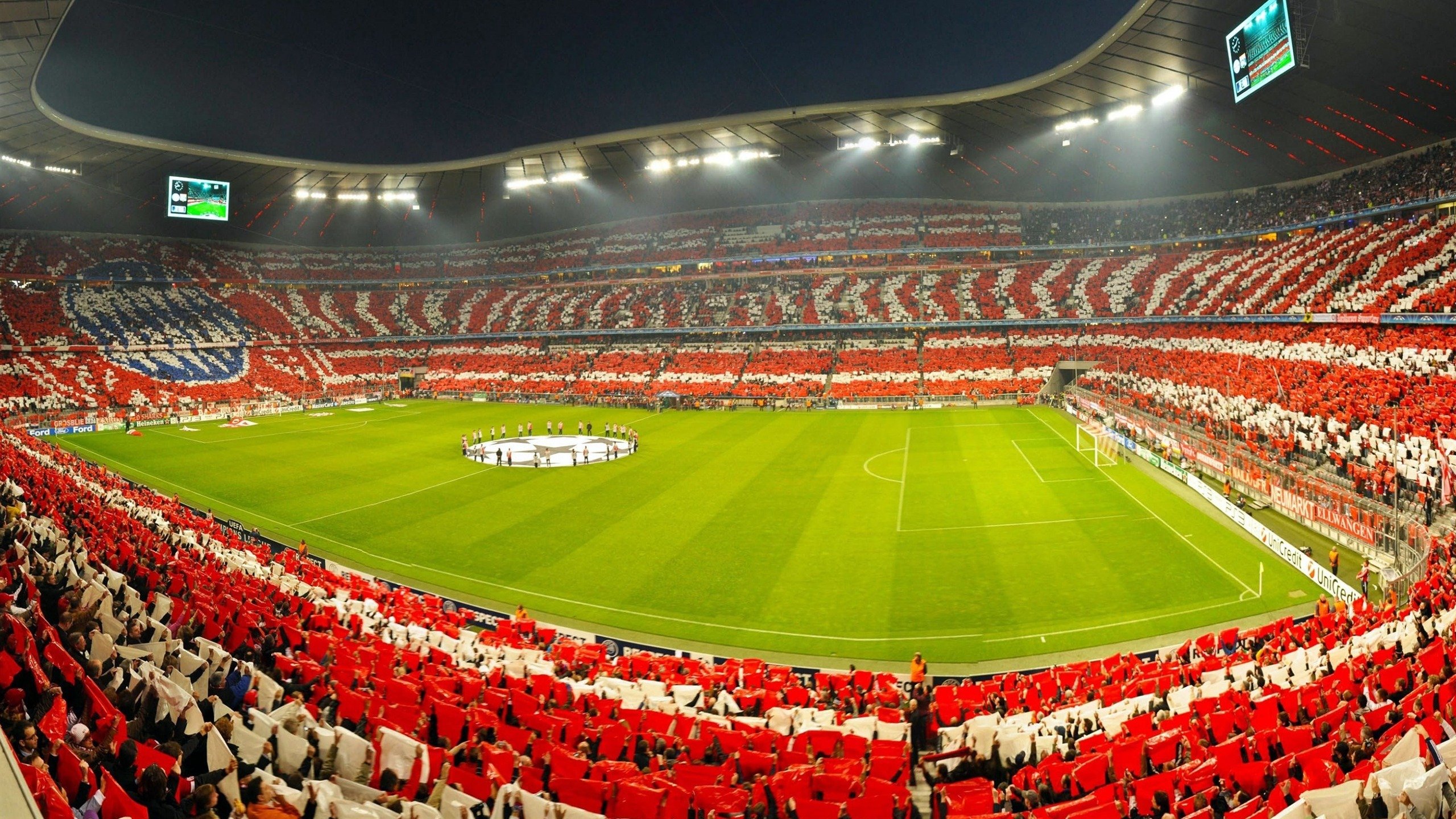 德甲逐步完善裁判判罚体系，确保比赛公平公正，德甲场地