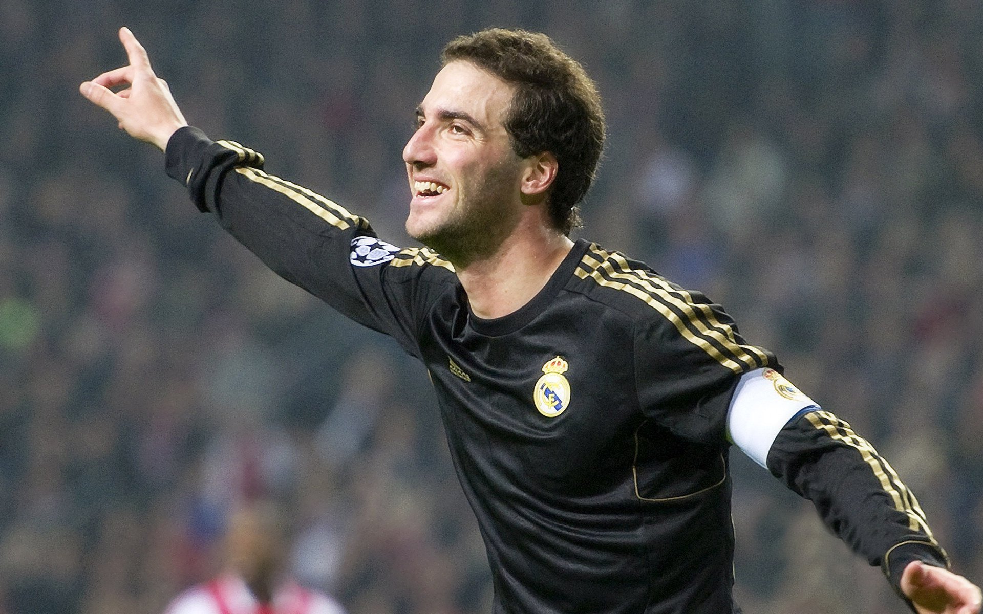 自由泳接力中立代表队A团队默契十足，自由泳接力赛队员排序